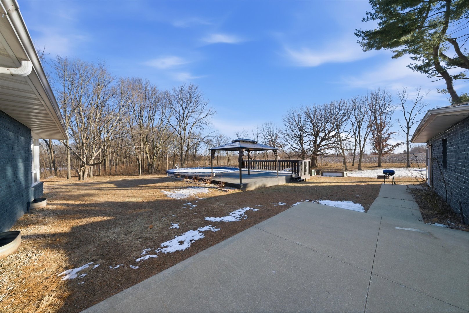 1834 Wolverine Road, Dixon, IL 61021