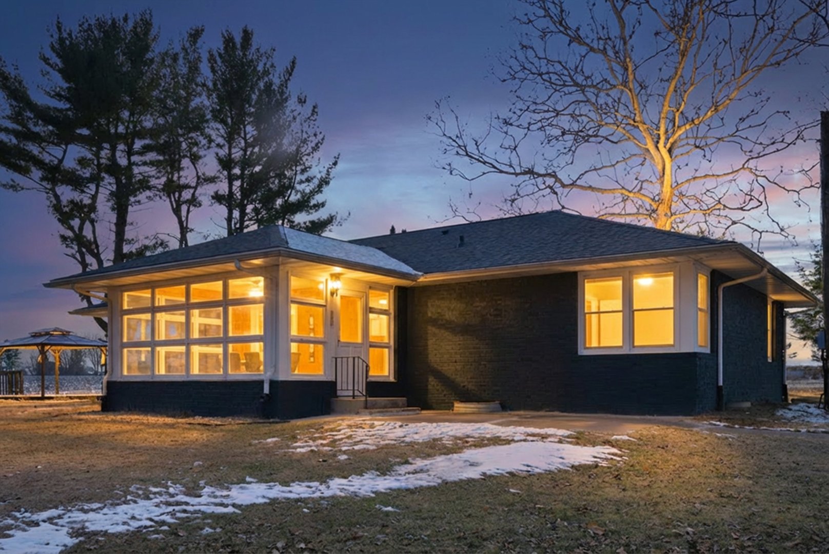 1834 Wolverine Road, Dixon, IL 61021