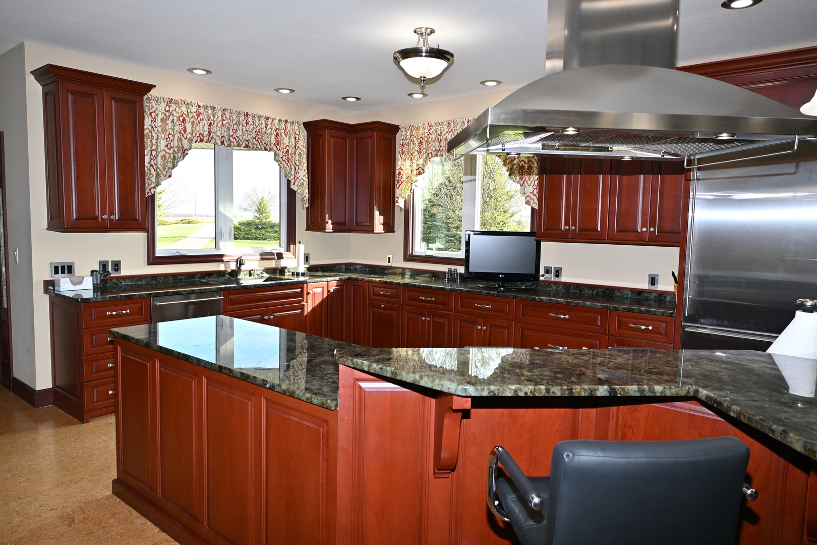 17539 E 2600 North Road, Lexington, IL 61753