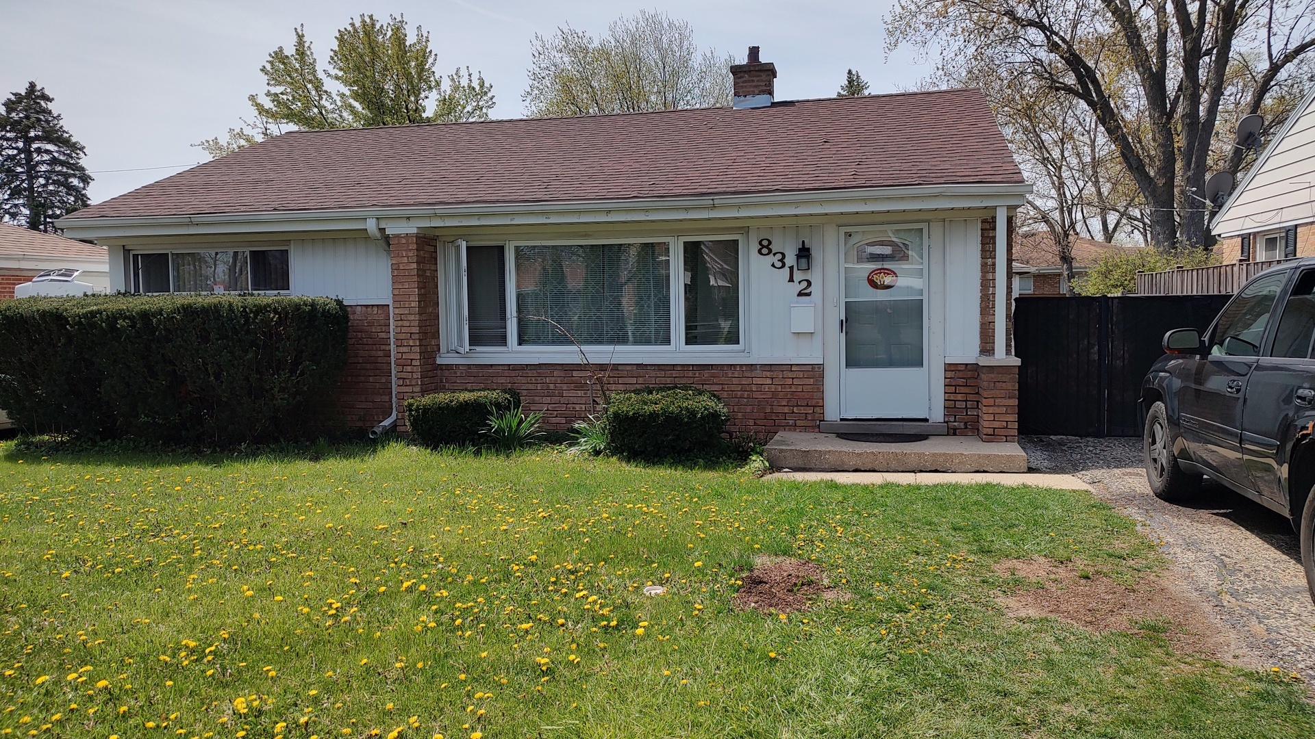 8312 N Milwaukee Avenue, Niles, IL 60714