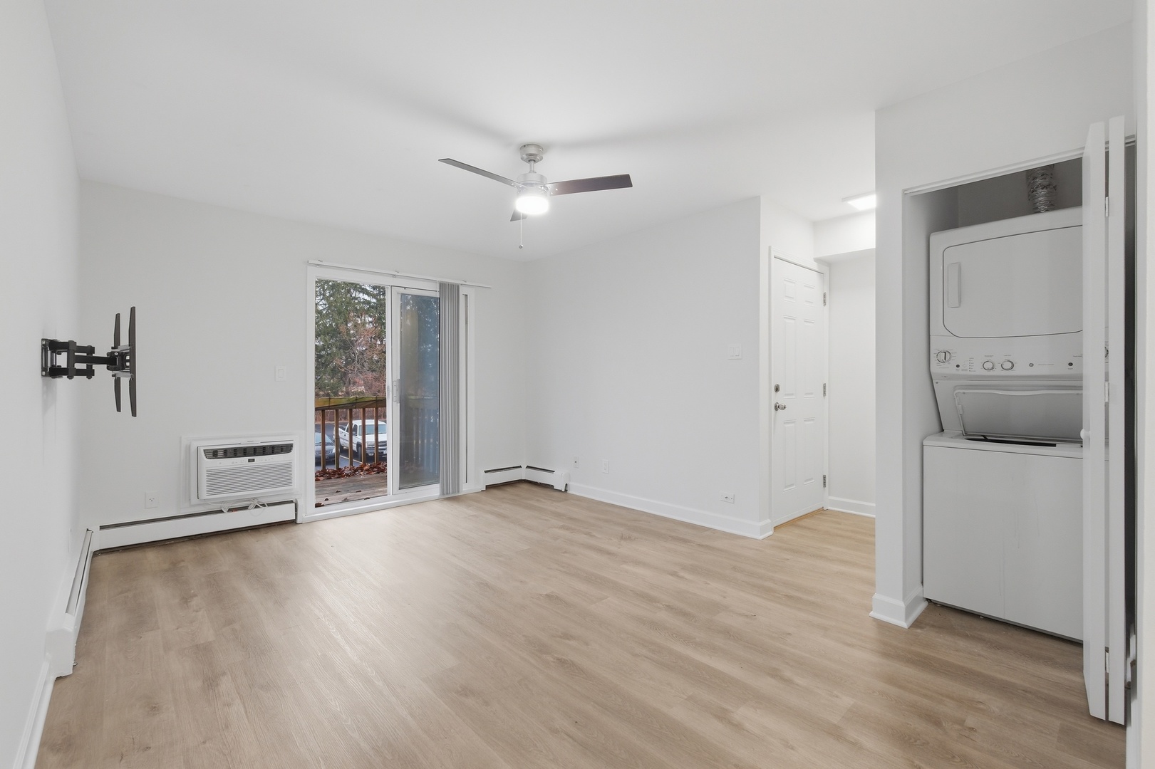 2300 Light Road #202, Oswego, IL 60543