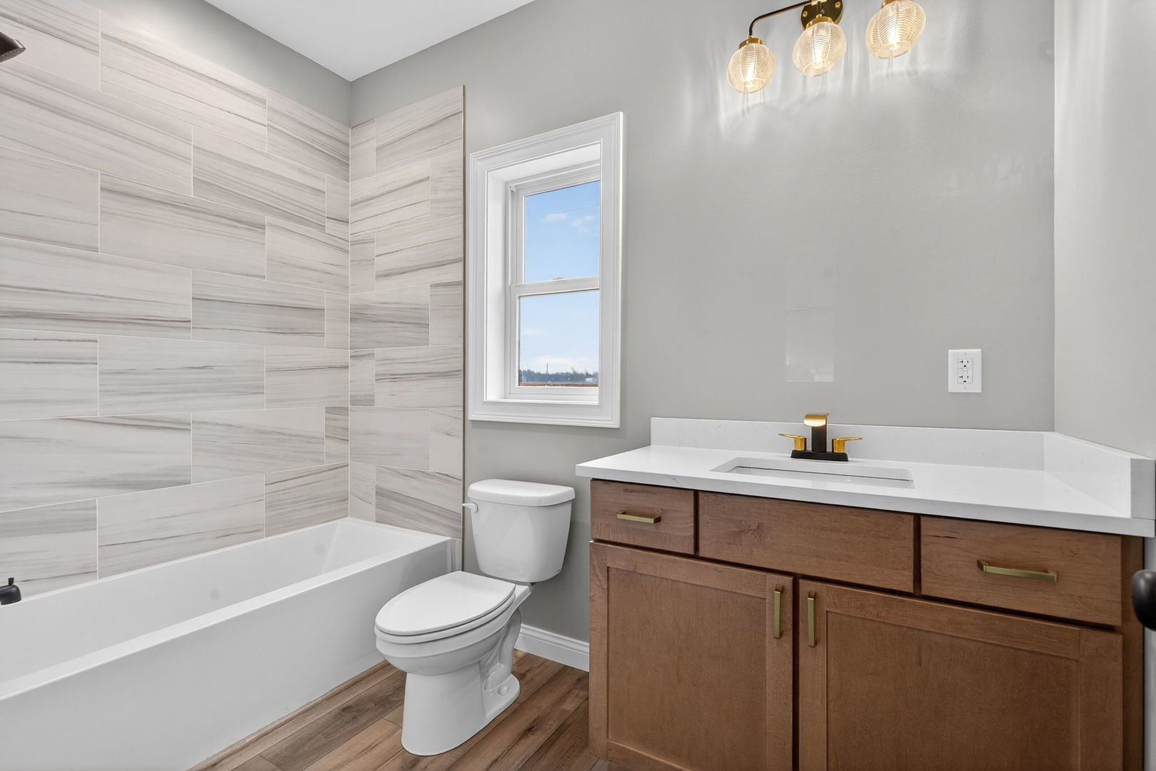 1175 S Farmstone Drive, Diamond, IL 60416