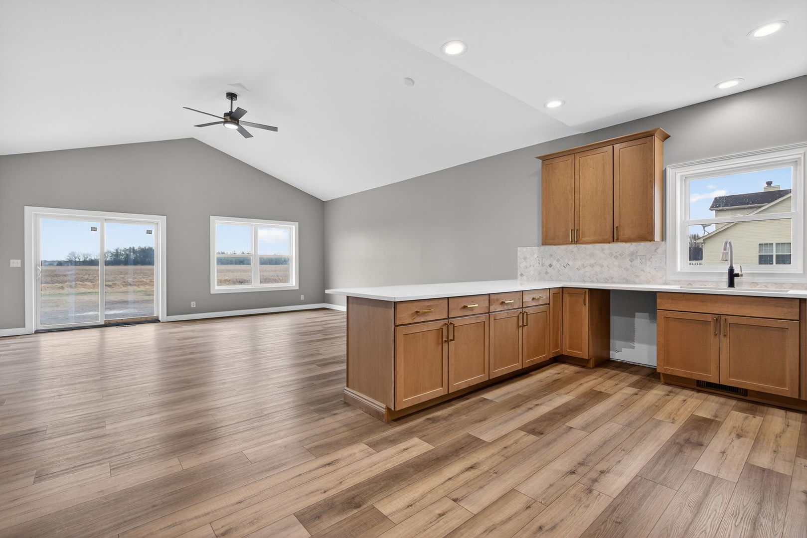 1175 S Farmstone Drive, Diamond, IL 60416