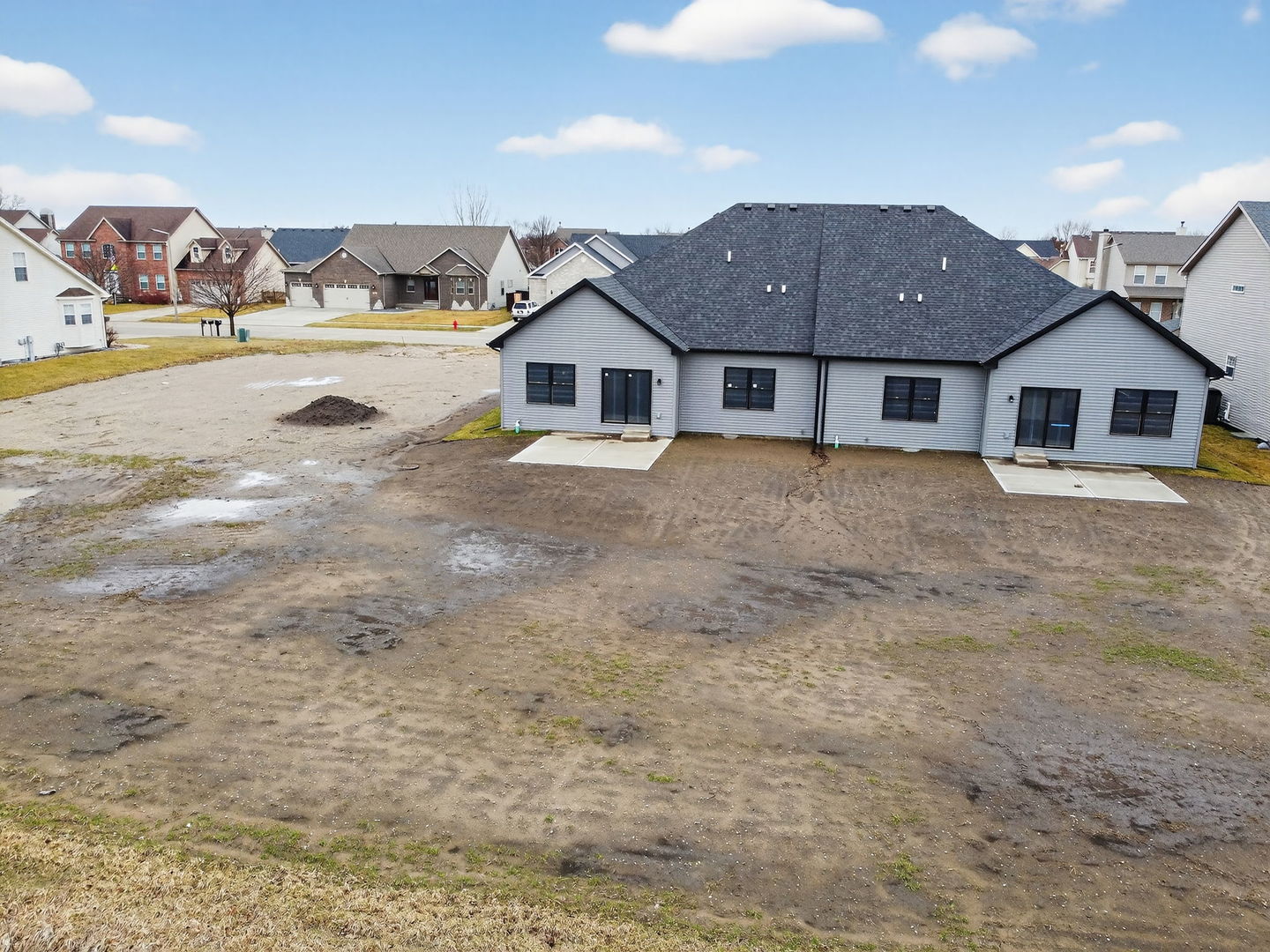 1175 S Farmstone Drive, Diamond, IL 60416