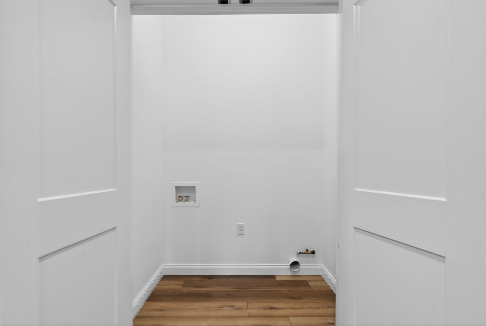 1175 S Farmstone Drive, Diamond, IL 60416