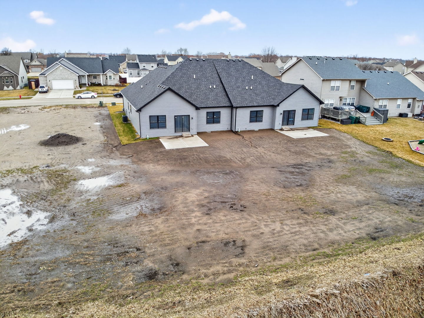 1175 S Farmstone Drive, Diamond, IL 60416