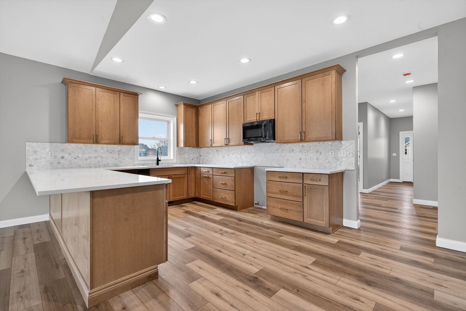 1175 S Farmstone Drive, Diamond, IL 60416