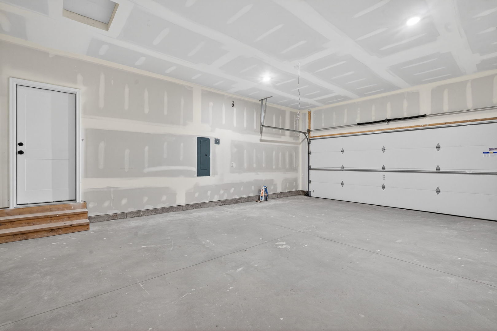 1175 S Farmstone Drive, Diamond, IL 60416