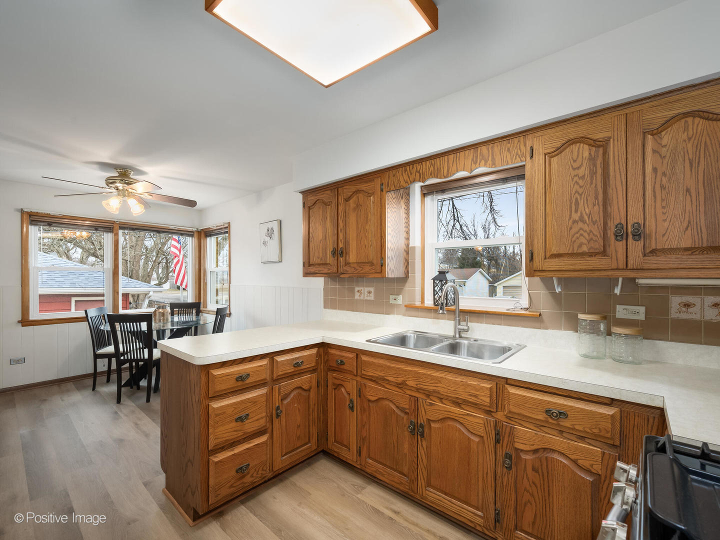 18547 Lexington Avenue, Homewood, IL 60430