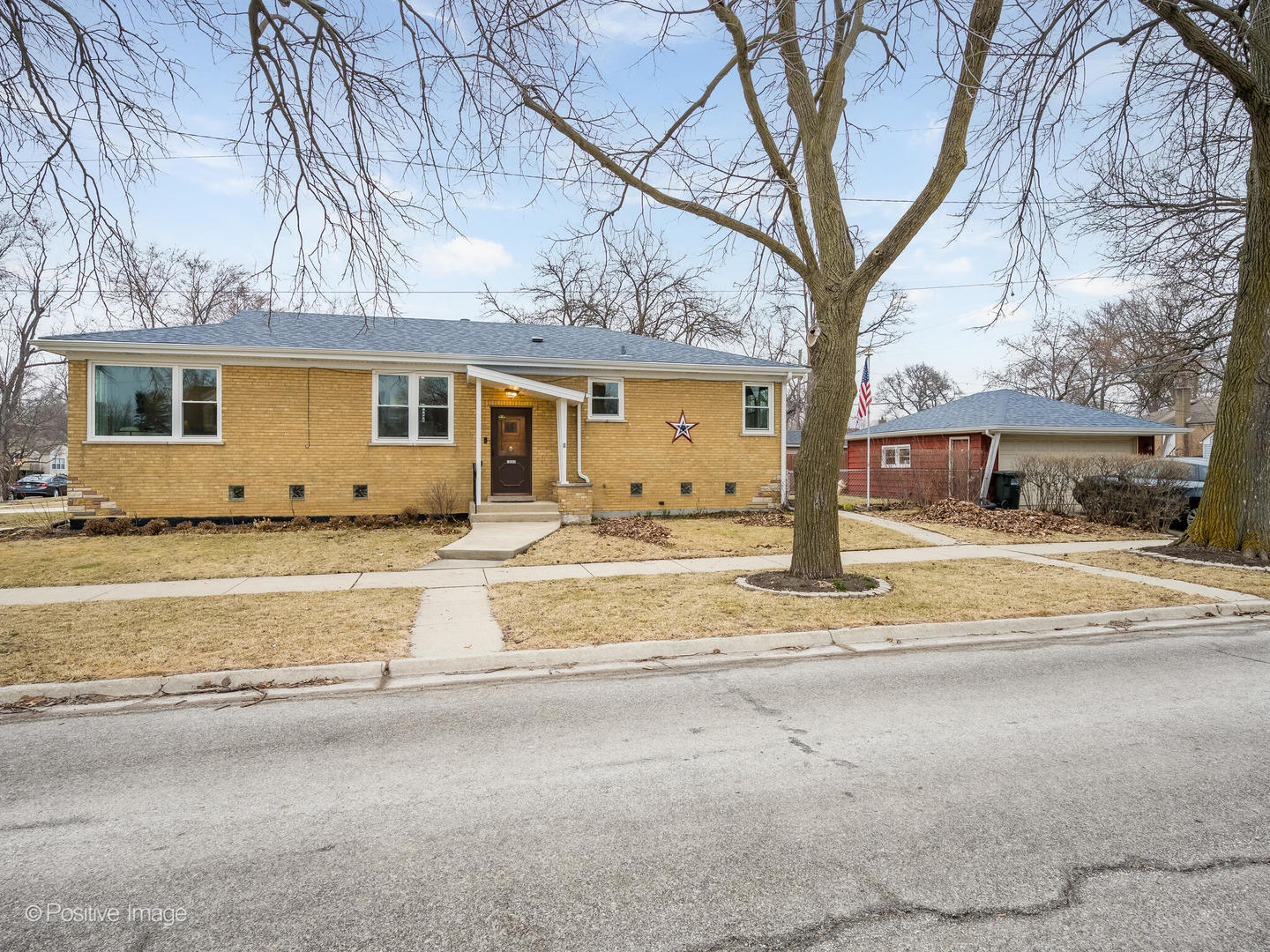 18547 Lexington Avenue, Homewood, IL 60430