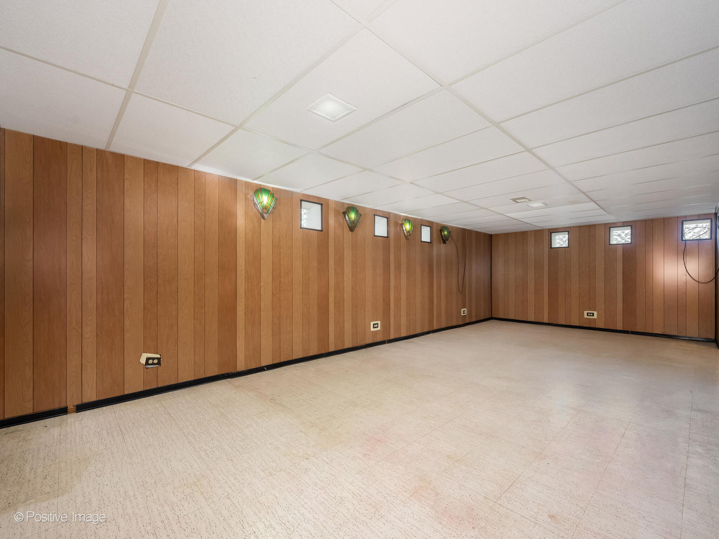 18547 Lexington Avenue, Homewood, IL 60430