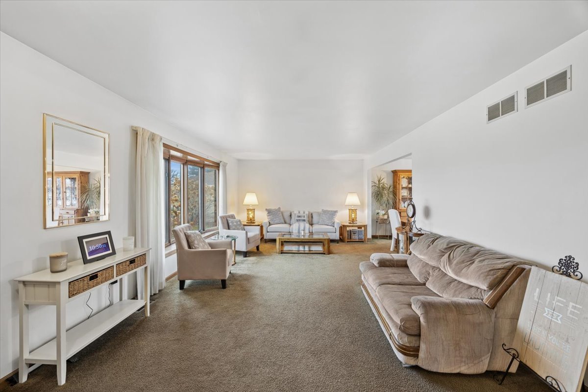 8845 Wheeler Drive, Orland Park, IL 60462