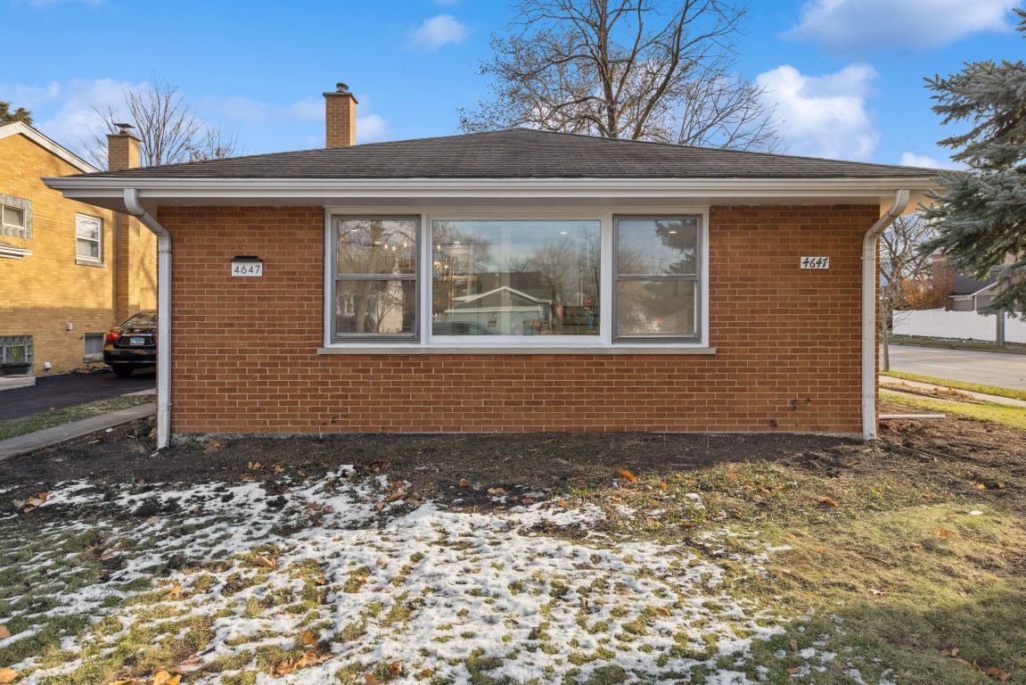 4647 Johnson Avenue, Western Springs, IL 60558