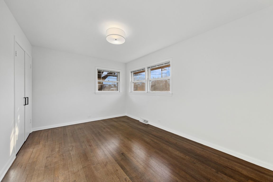 4647 Johnson Avenue, Western Springs, IL 60558