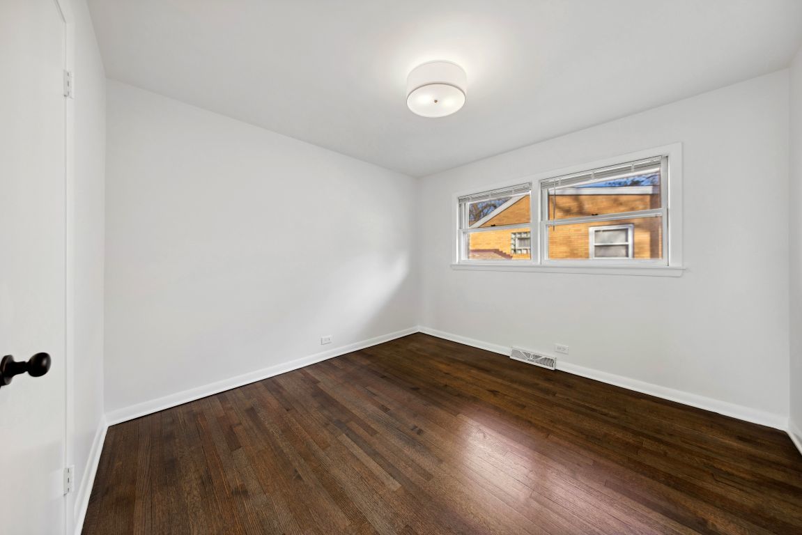 4647 Johnson Avenue, Western Springs, IL 60558