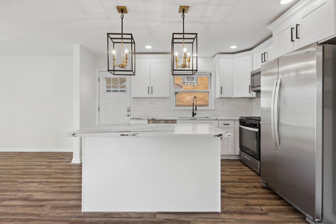 4647 Johnson Avenue, Western Springs, IL 60558