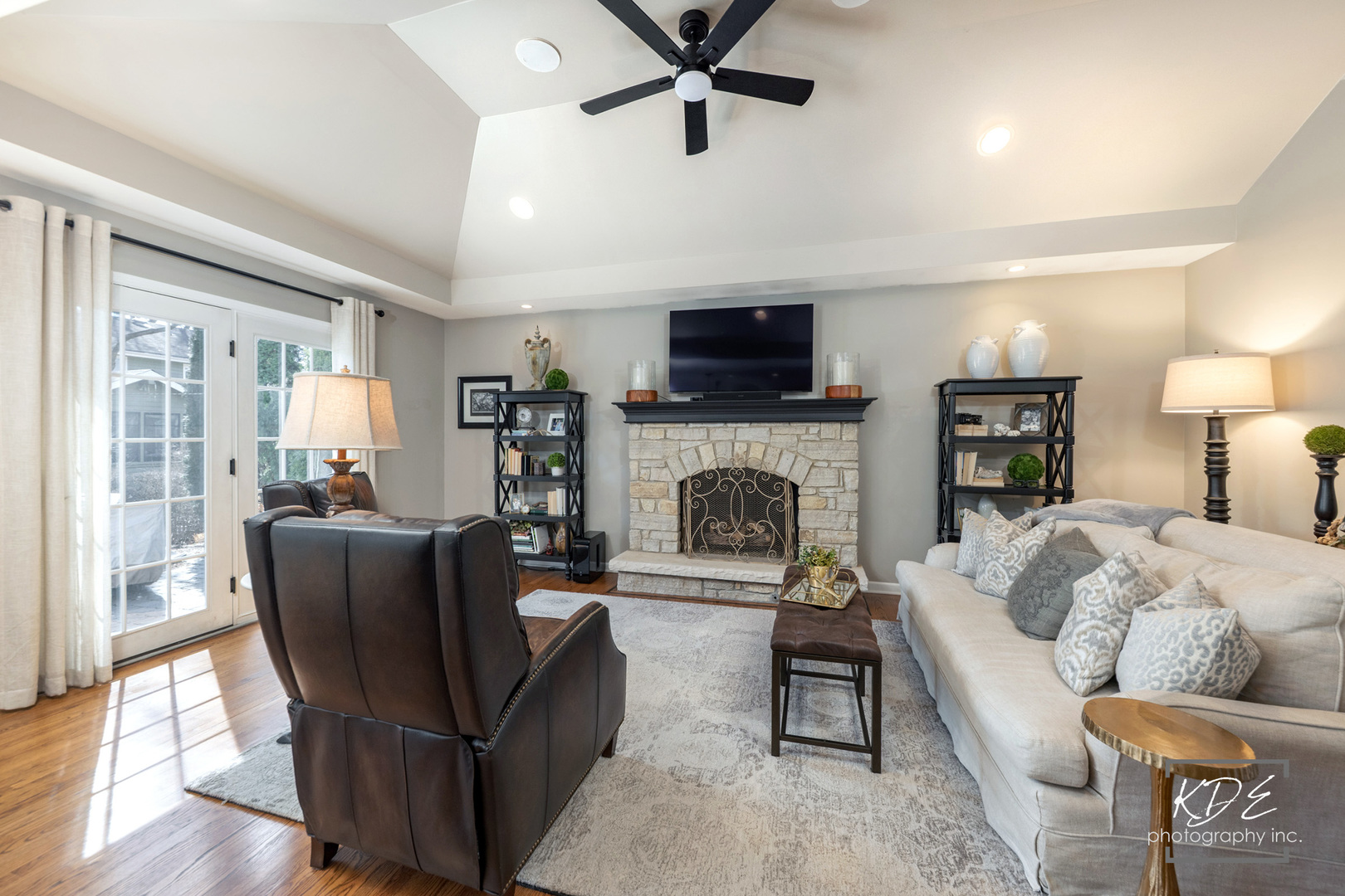 992 Belaire Court, Naperville, IL 60563