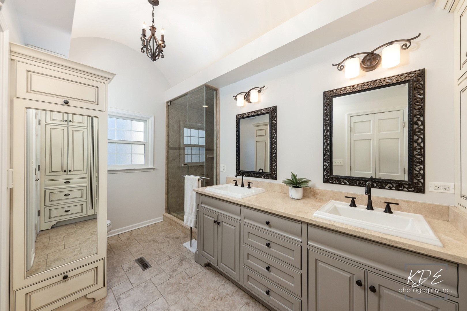 992 Belaire Court, Naperville, IL 60563