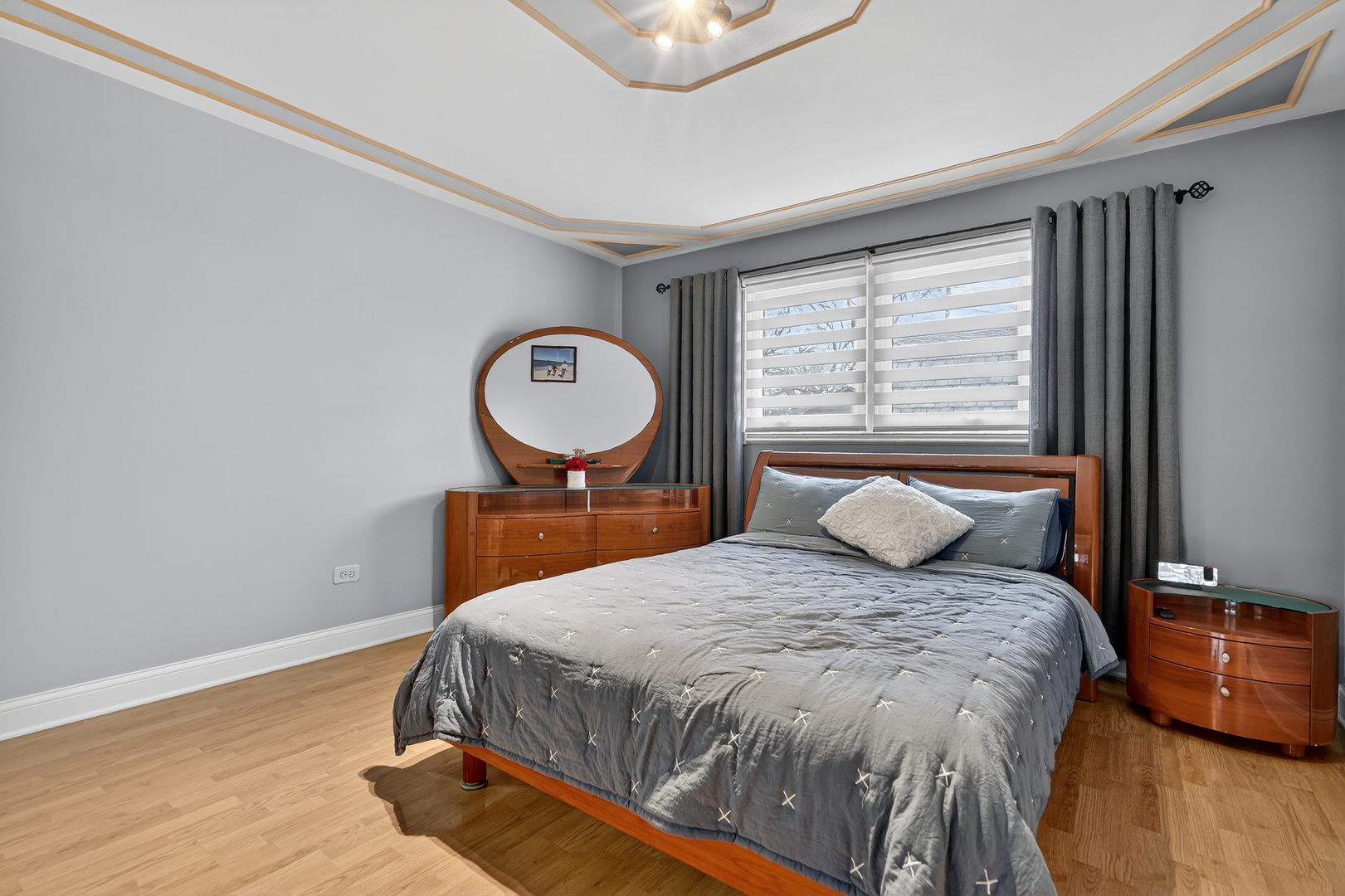 10532 S 80th Court, Palos Hills, IL 60465