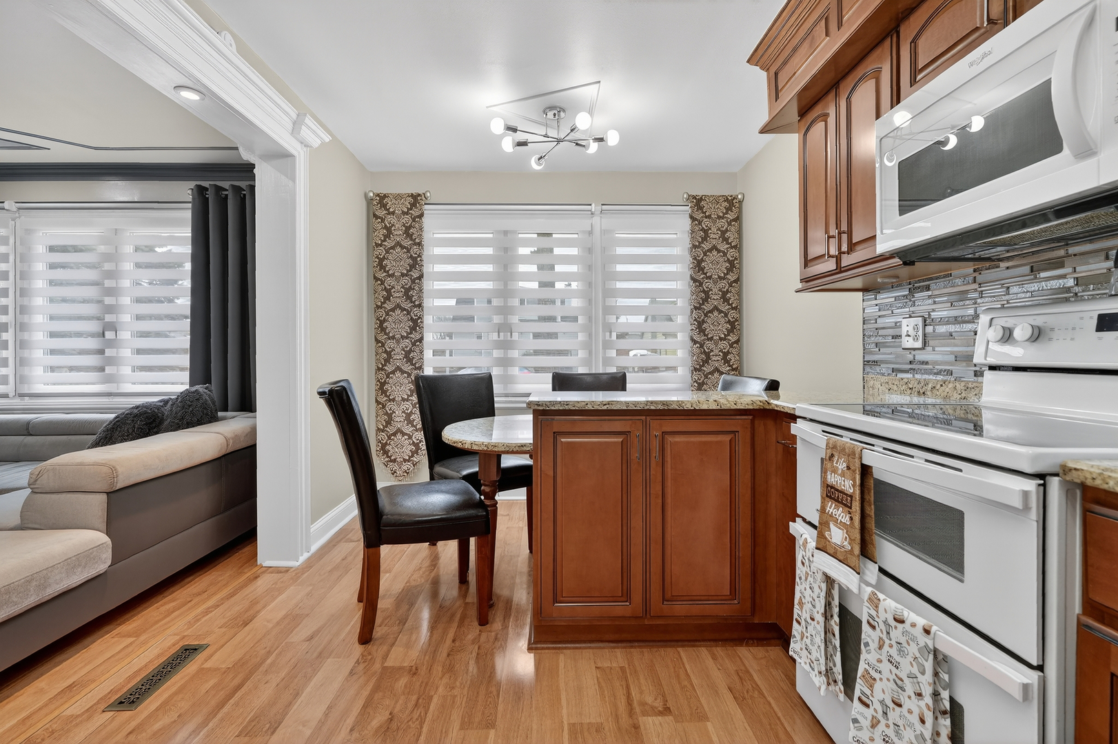 10532 S 80th Court, Palos Hills, IL 60465