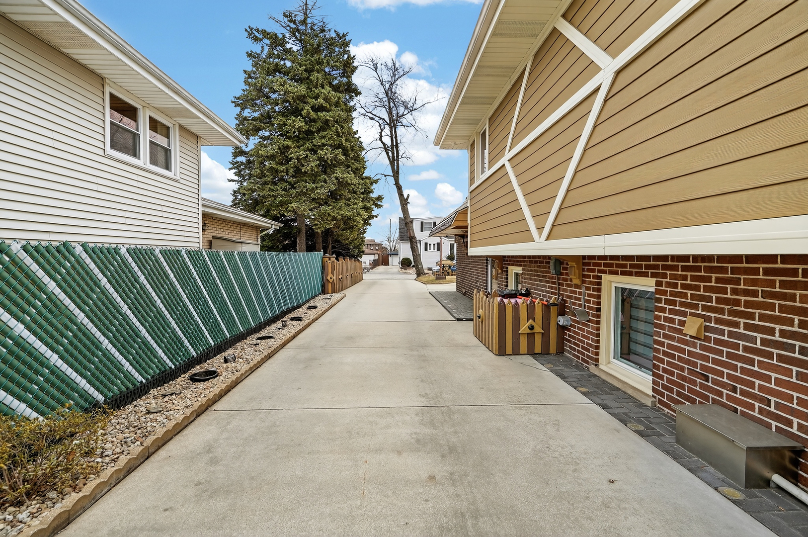 10532 S 80th Court, Palos Hills, IL 60465