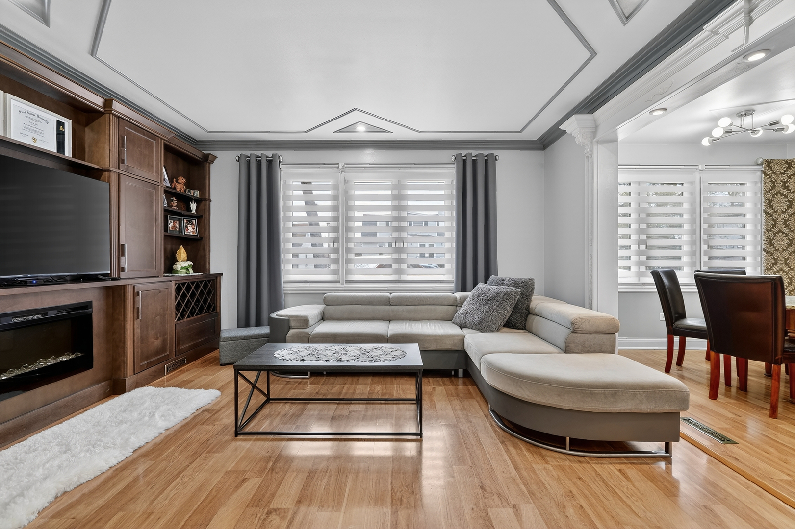 10532 S 80th Court, Palos Hills, IL 60465