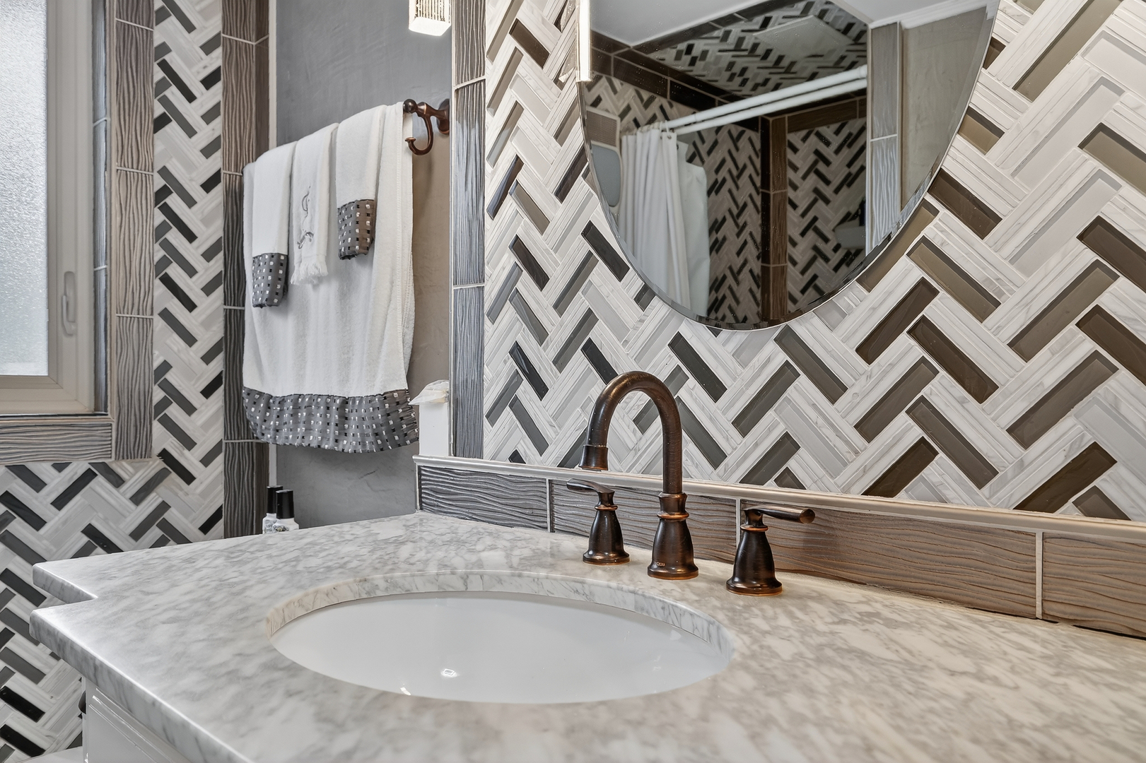 10532 S 80th Court, Palos Hills, IL 60465