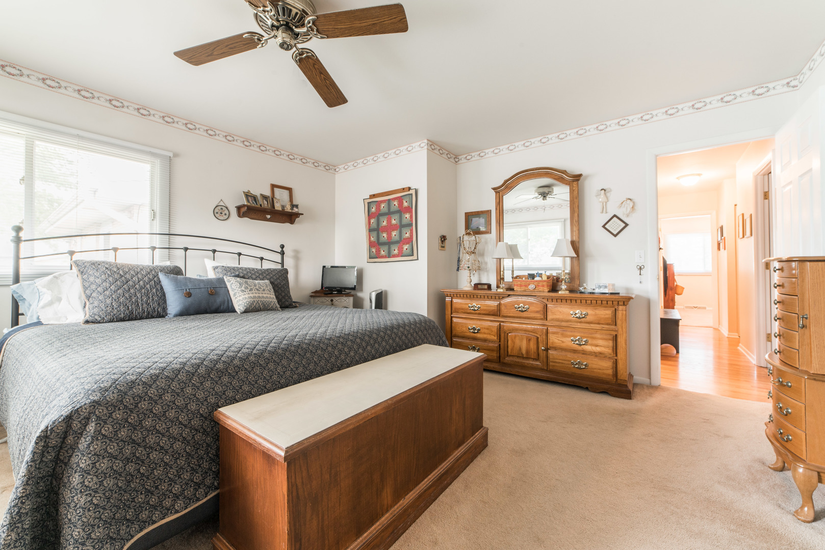 731 Hawthorne Circle, Lombard, IL 60148