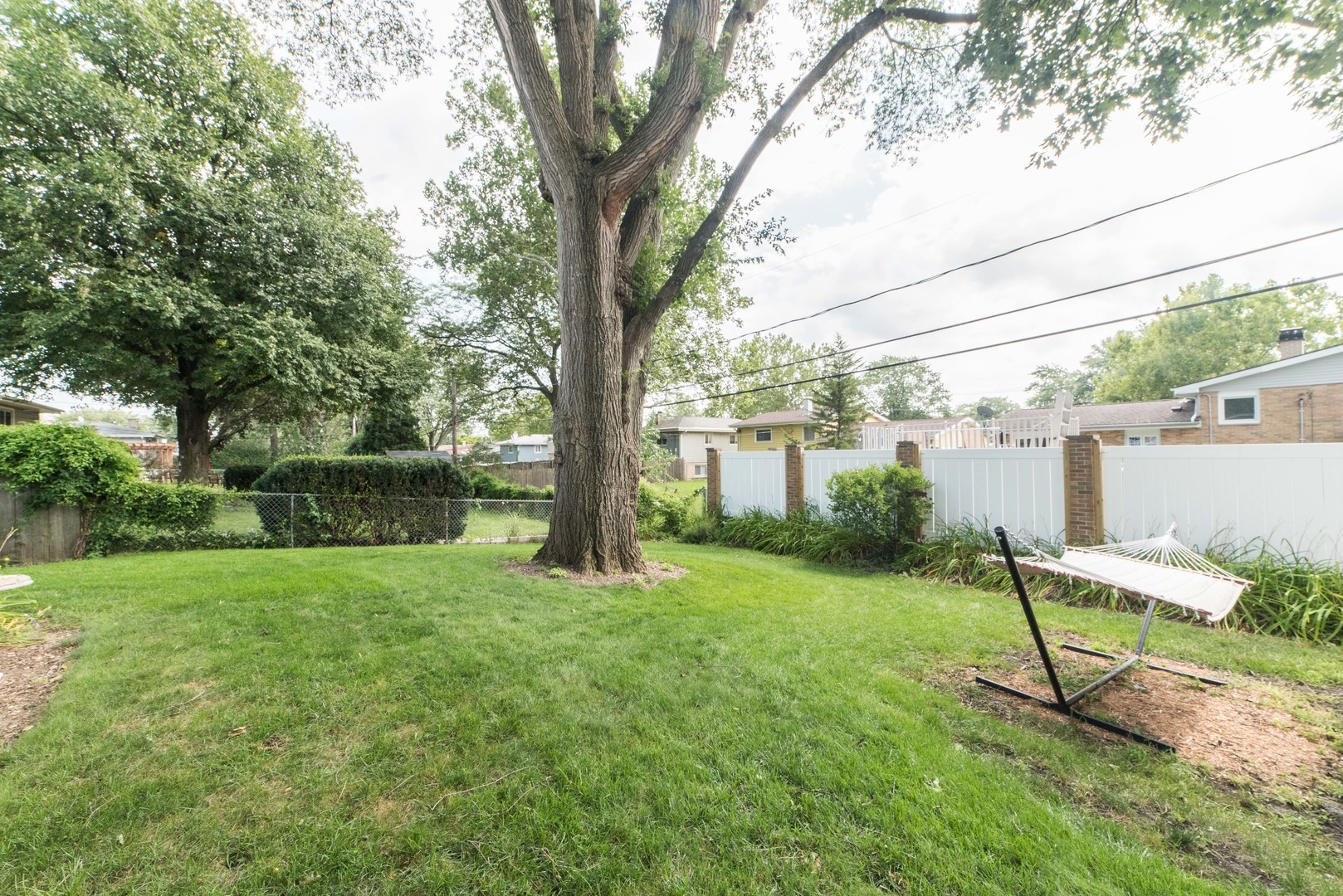 731 Hawthorne Circle, Lombard, IL 60148