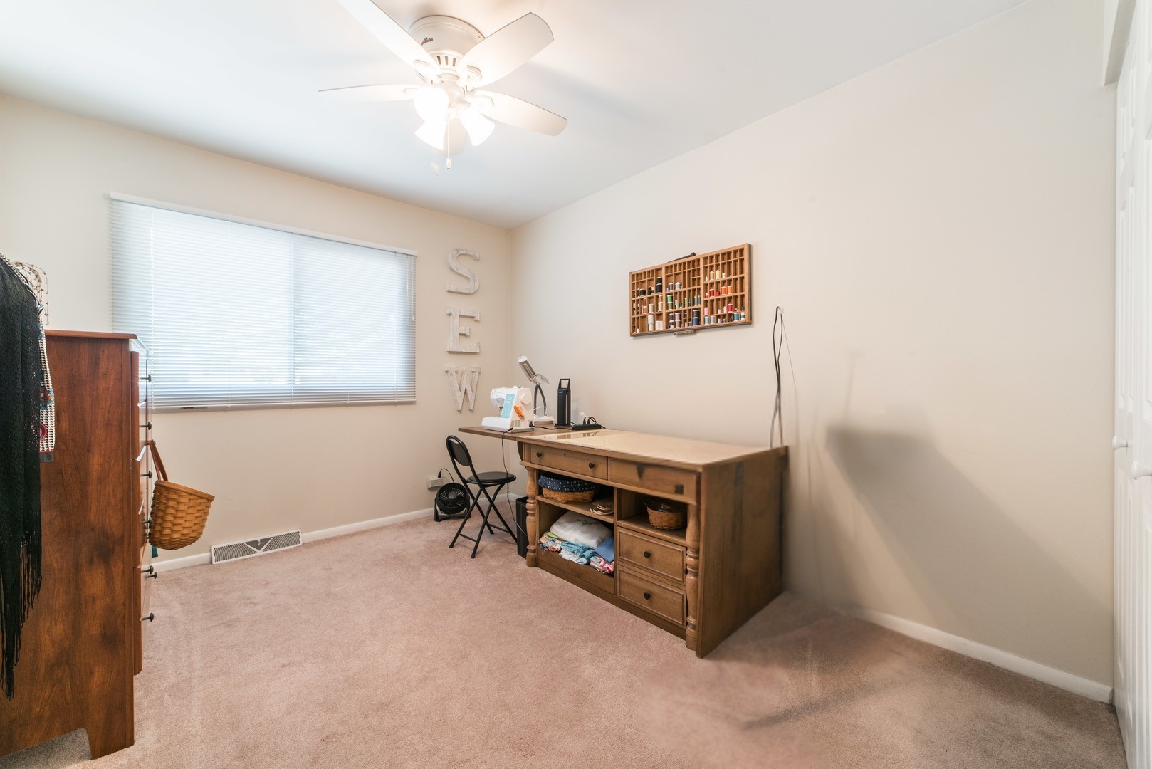 731 Hawthorne Circle, Lombard, IL 60148