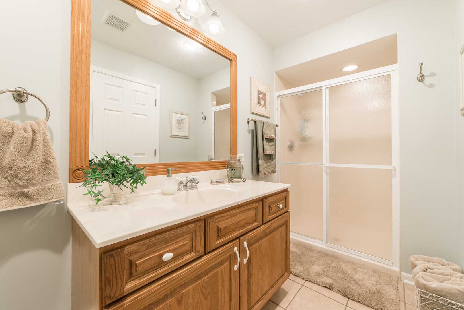 731 Hawthorne Circle, Lombard, IL 60148