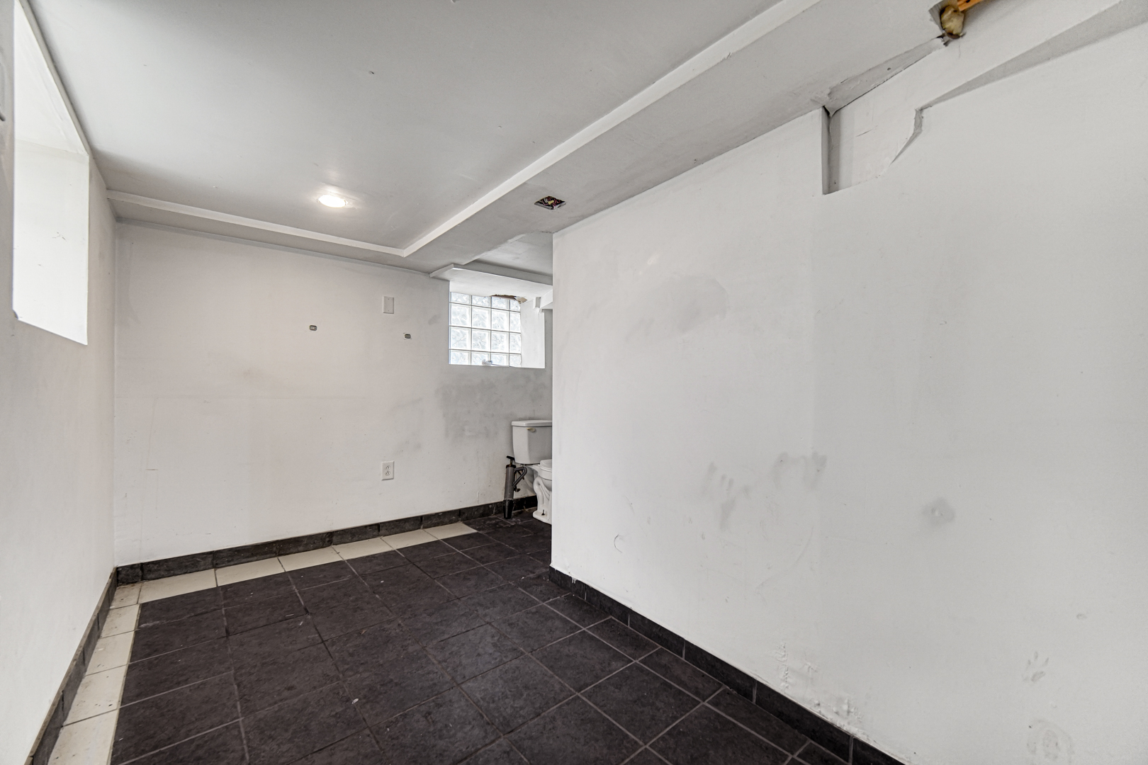 11239 S Longwood Drive, Chicago, IL 60643