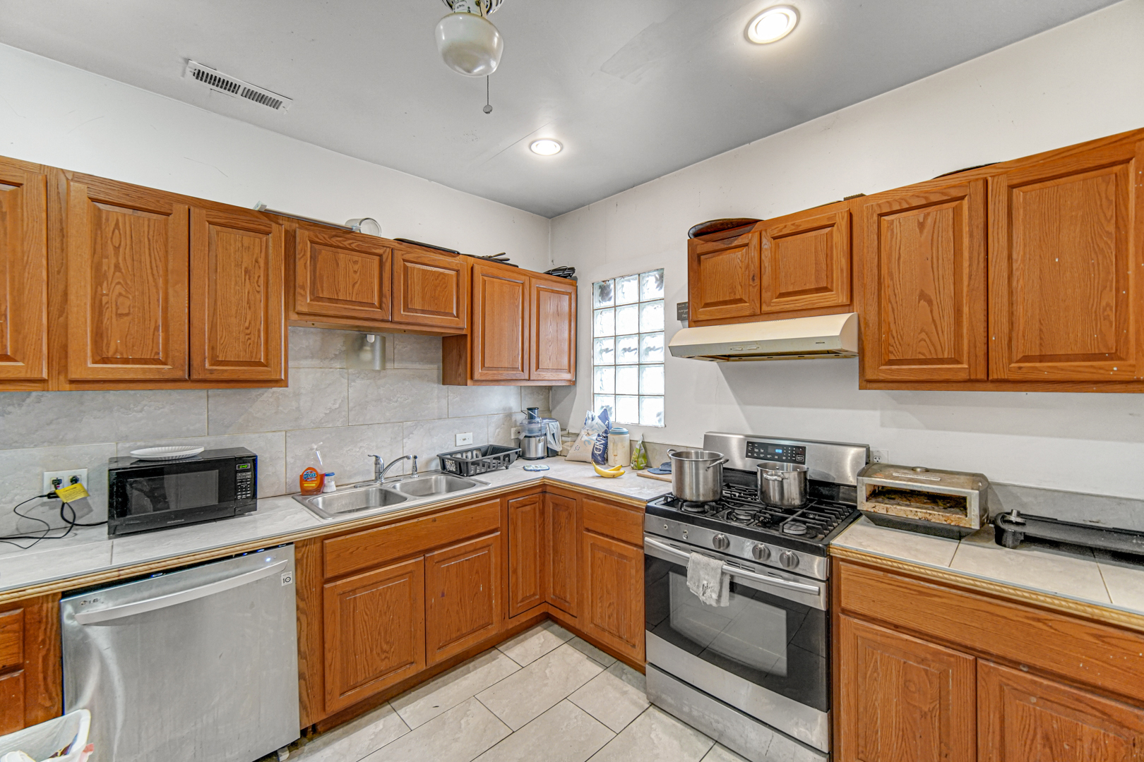 11239 S Longwood Drive, Chicago, IL 60643