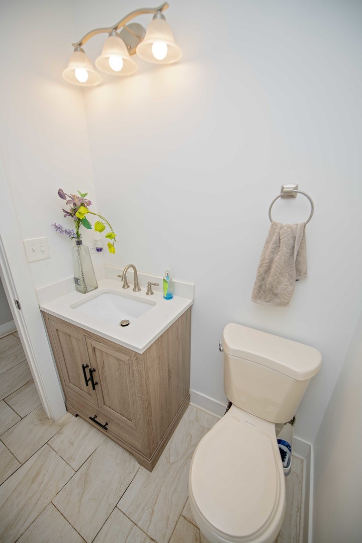 105 N 12th Avenue, Melrose Park, IL 60160