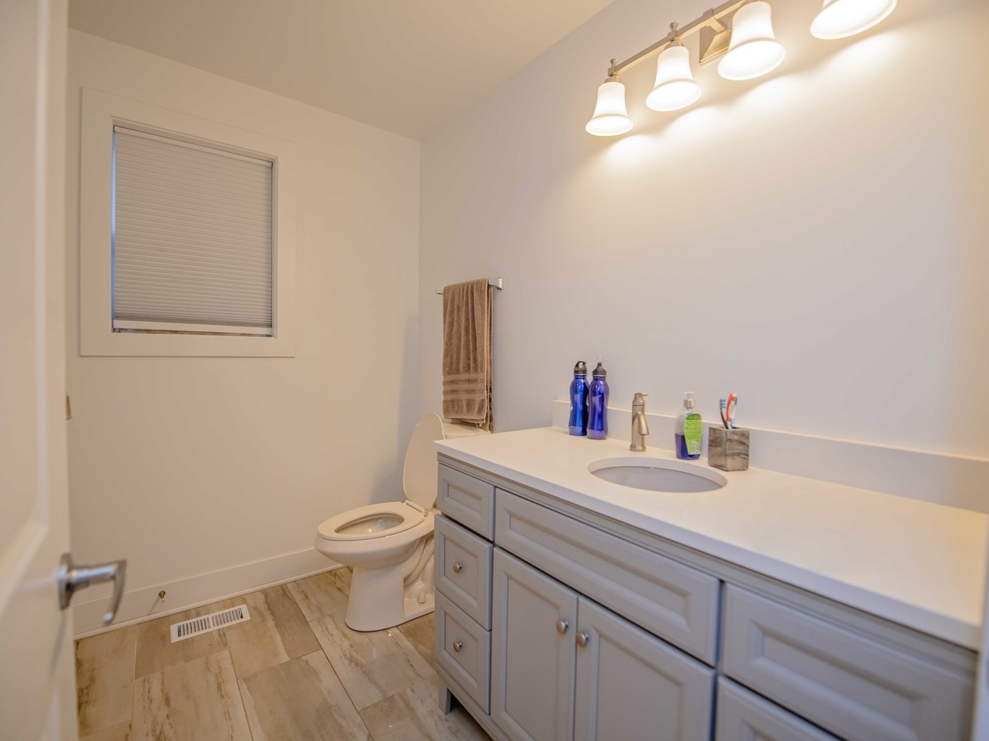 105 N 12th Avenue, Melrose Park, IL 60160