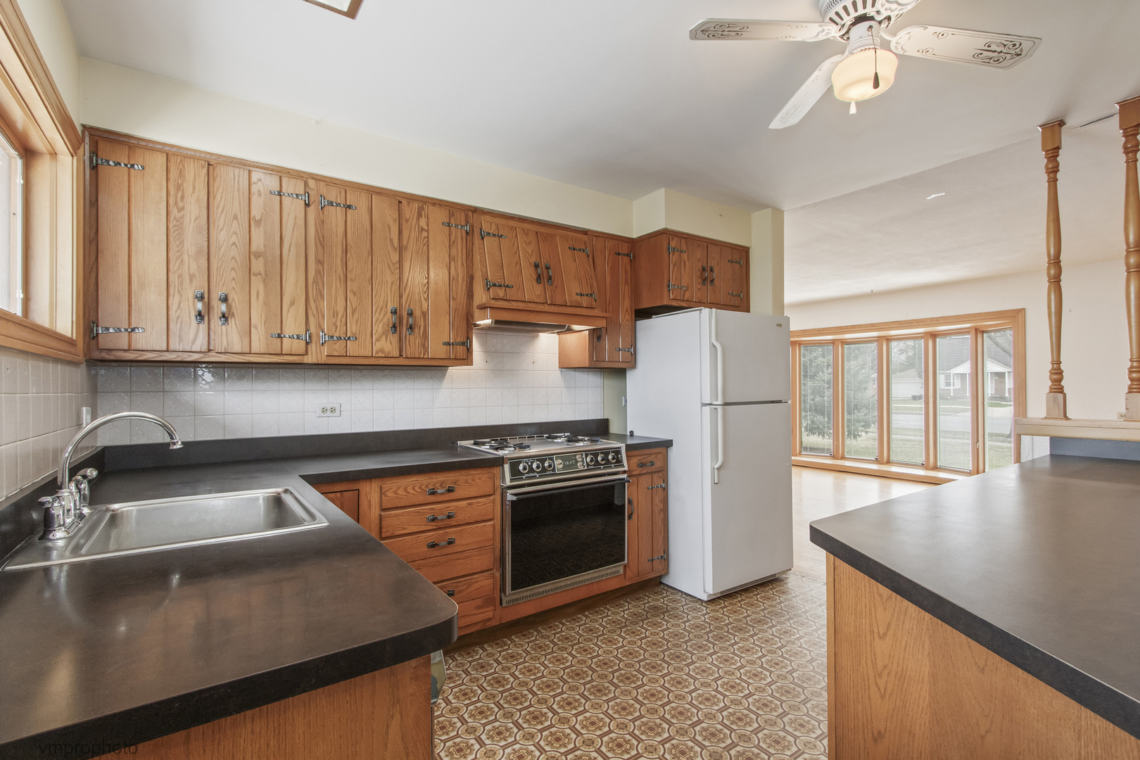 650 E Palatine Road, Palatine, IL 60074