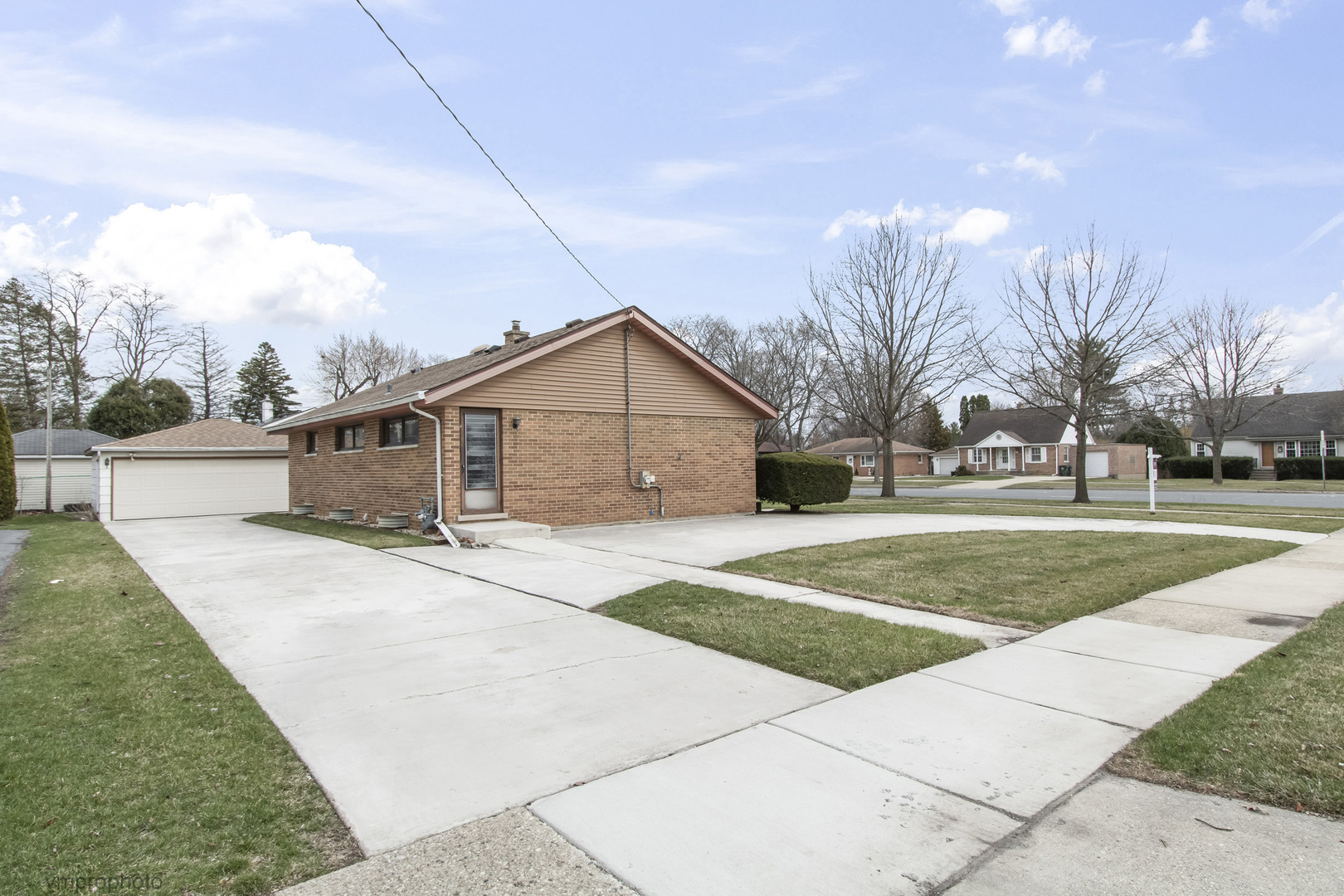 650 E Palatine Road, Palatine, IL 60074
