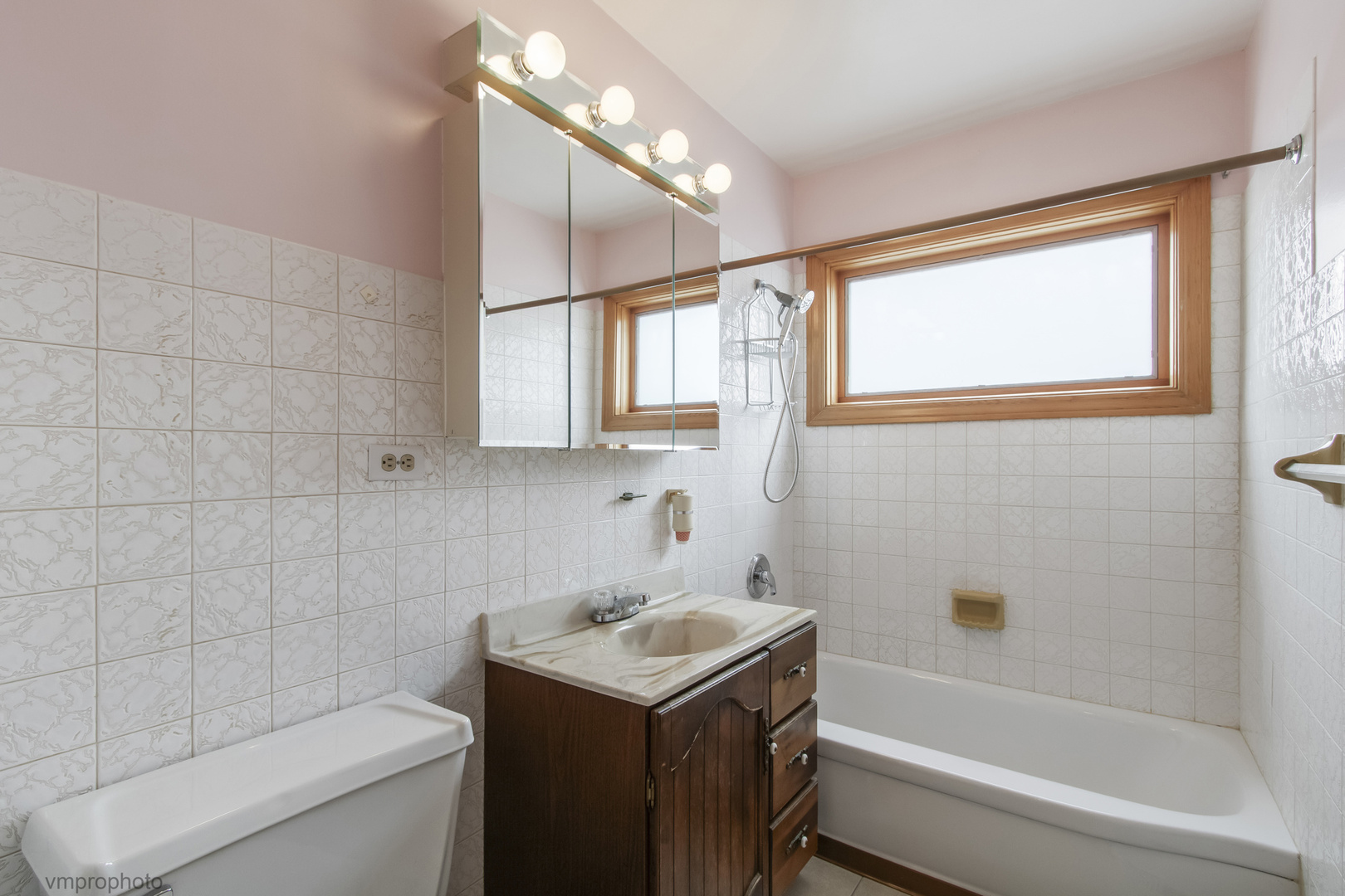 650 E Palatine Road, Palatine, IL 60074