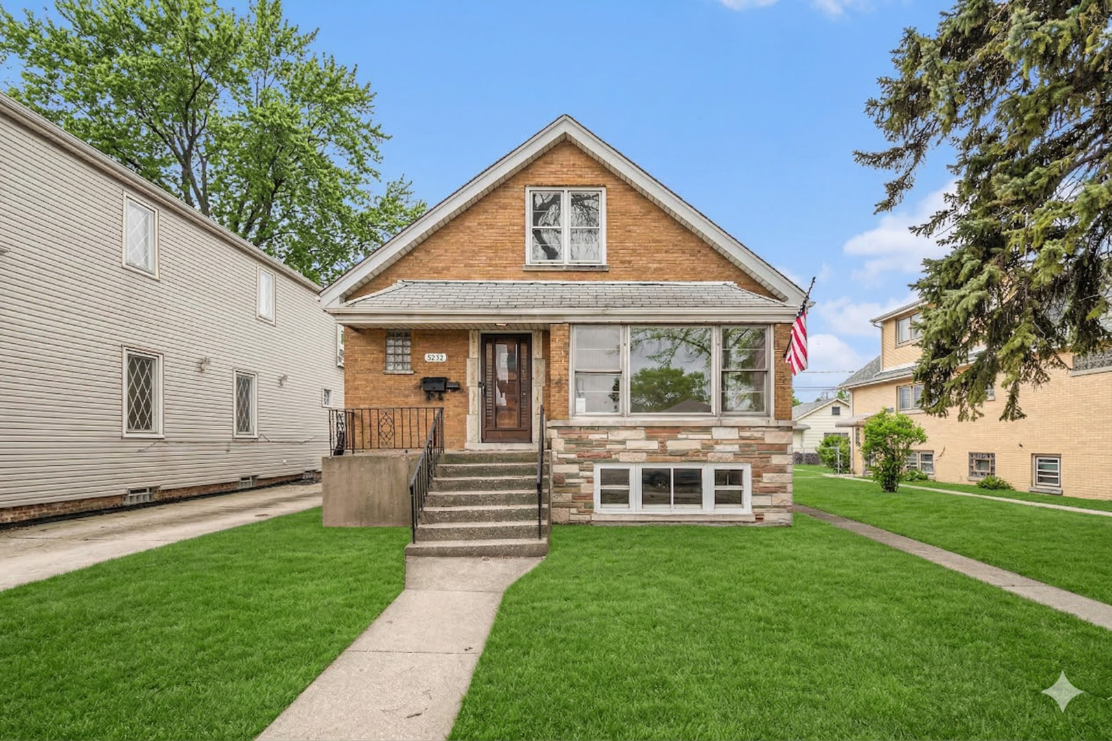5232 S Lotus Avenue, Chicago, IL 60638