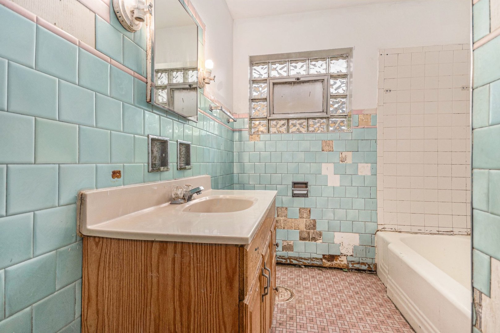 5232 S Lotus Avenue, Chicago, IL 60638