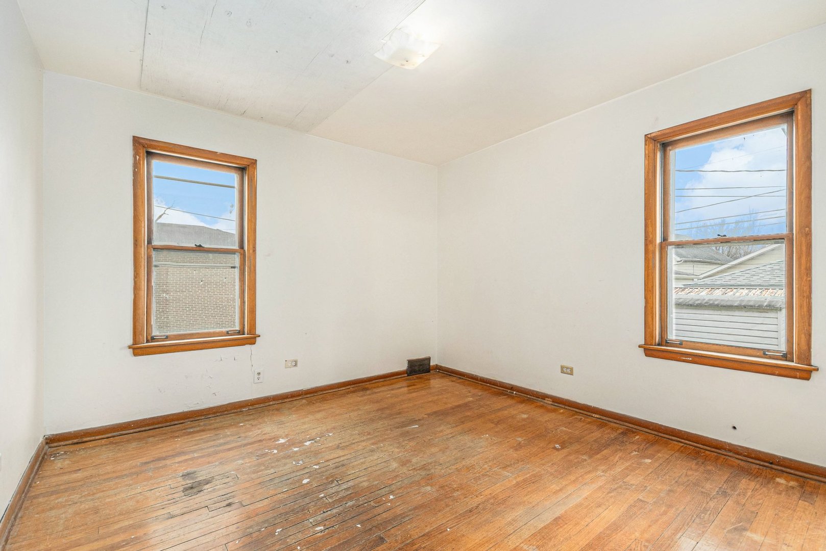 5232 S Lotus Avenue, Chicago, IL 60638