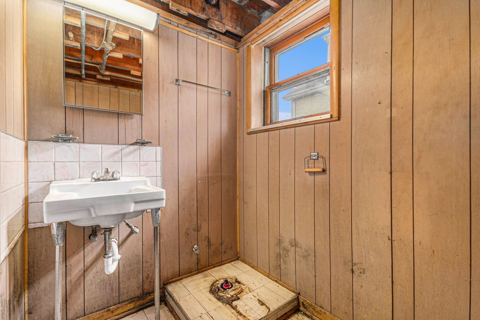 5232 S Lotus Avenue, Chicago, IL 60638