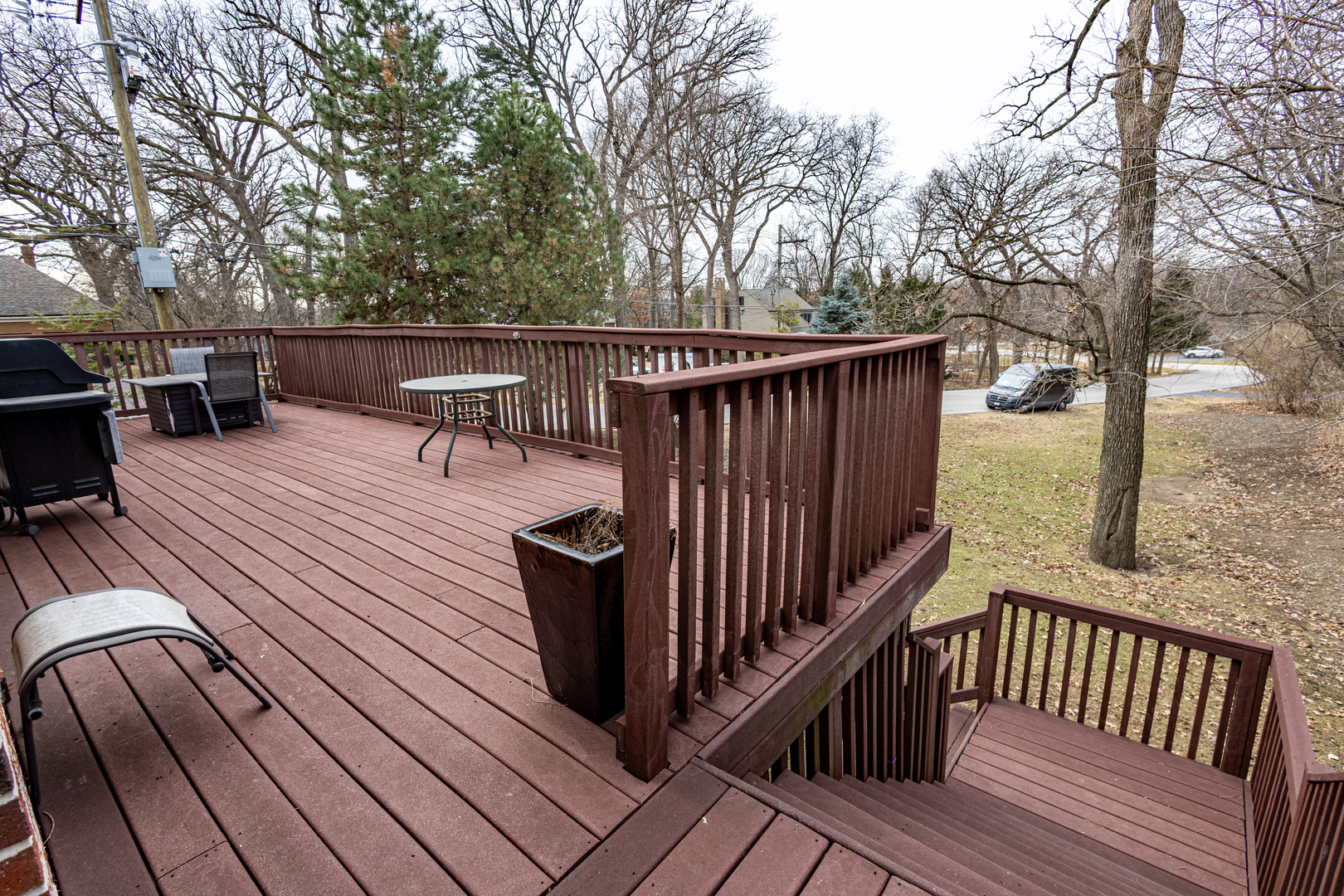 6441 Blackhawk Trail, Indian Head Park, IL 60525