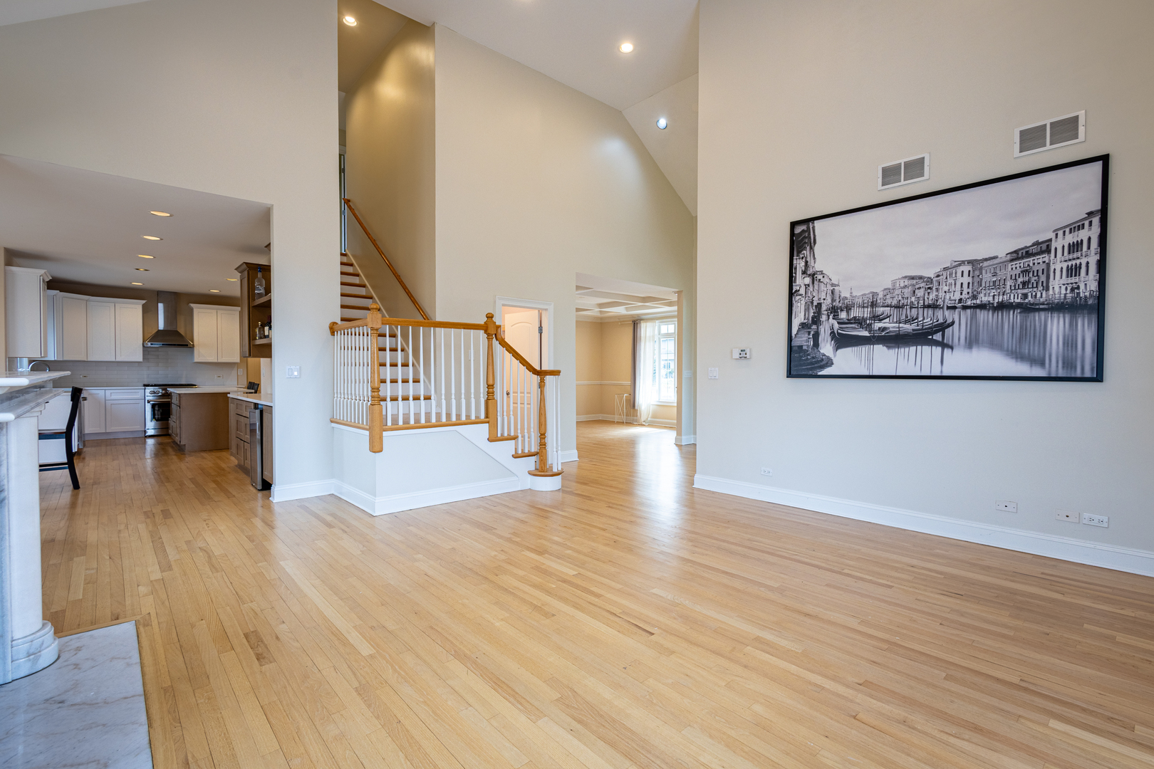 6441 Blackhawk Trail, Indian Head Park, IL 60525