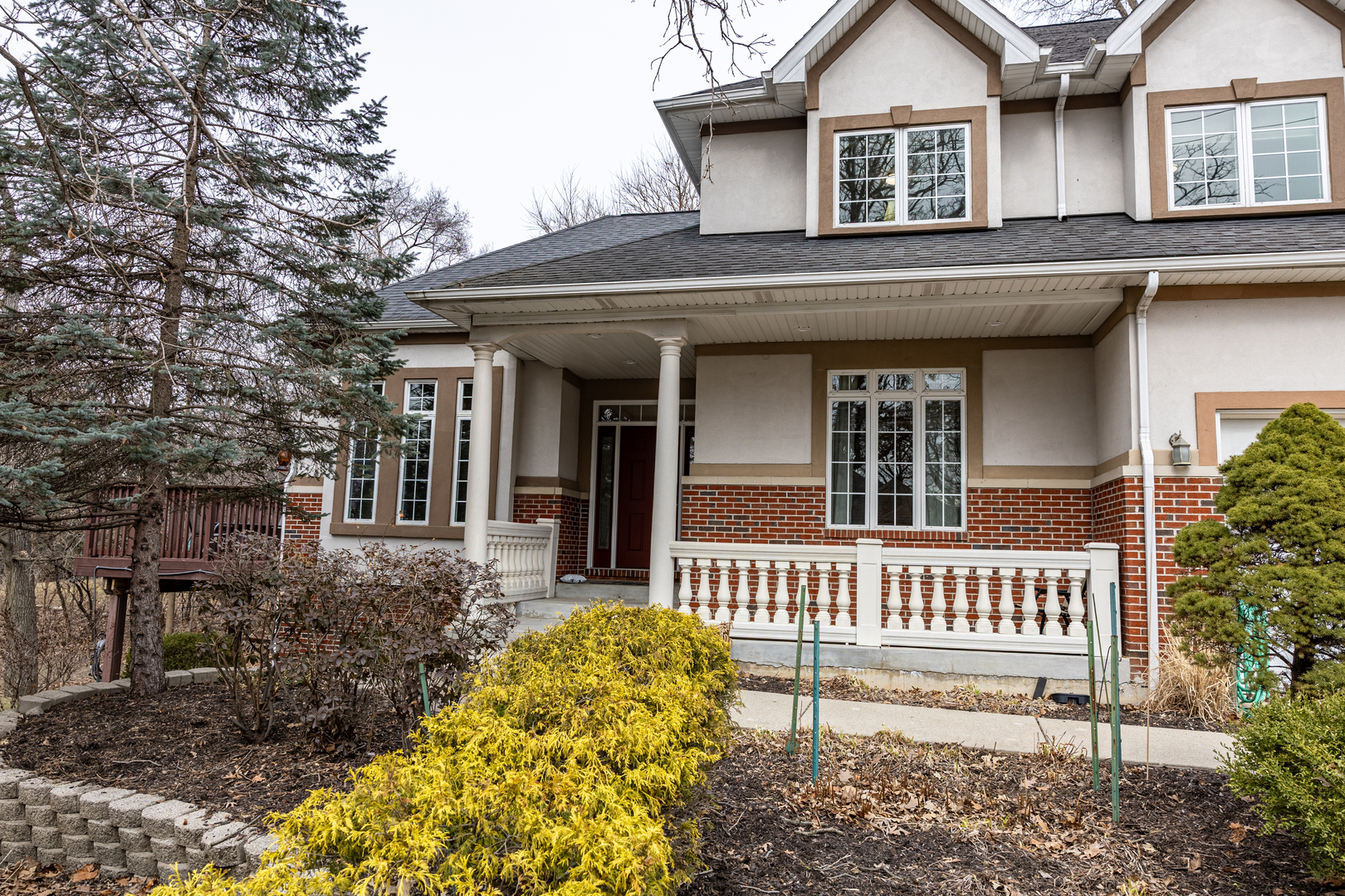 6441 Blackhawk Trail, Indian Head Park, IL 60525