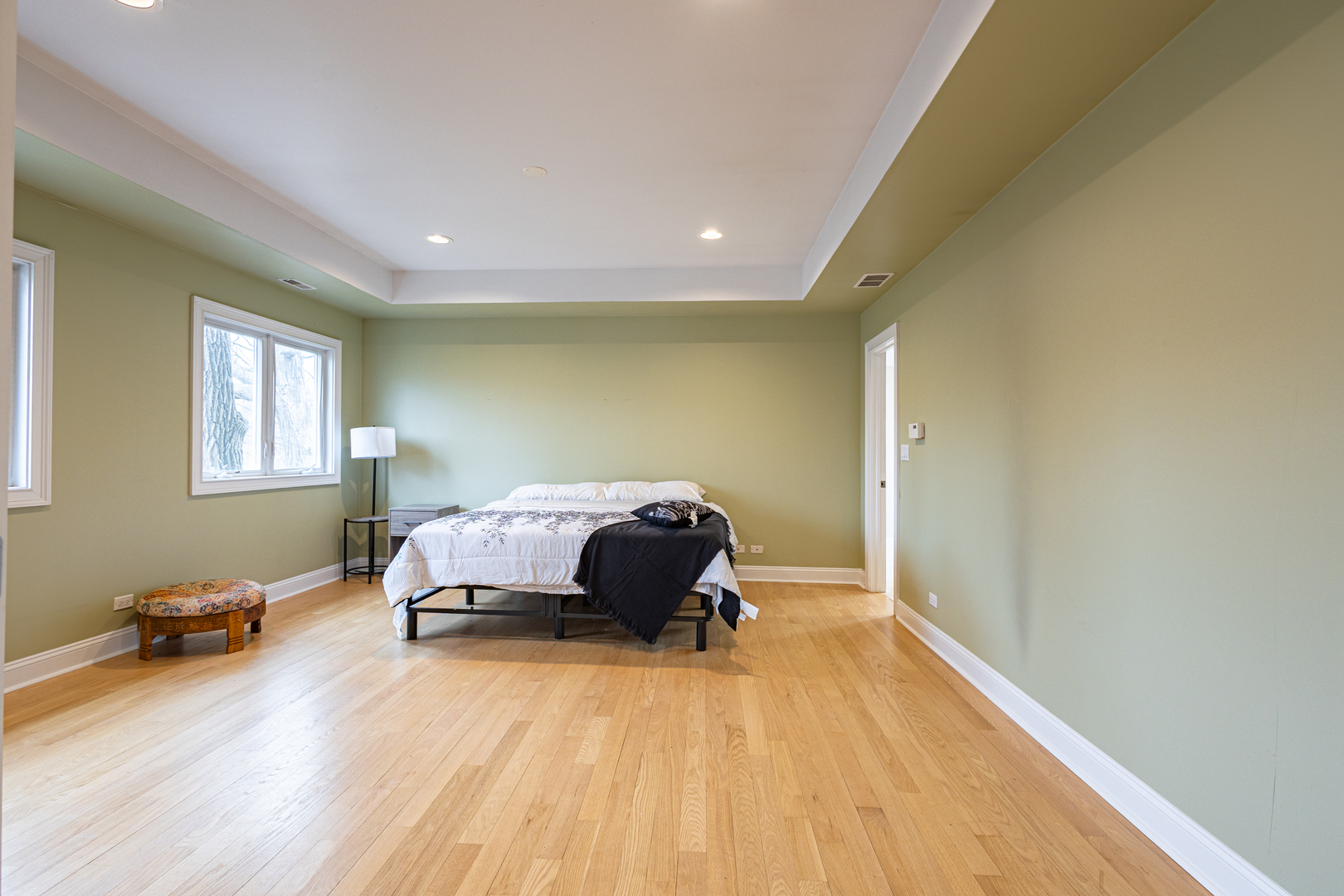 6441 Blackhawk Trail, Indian Head Park, IL 60525