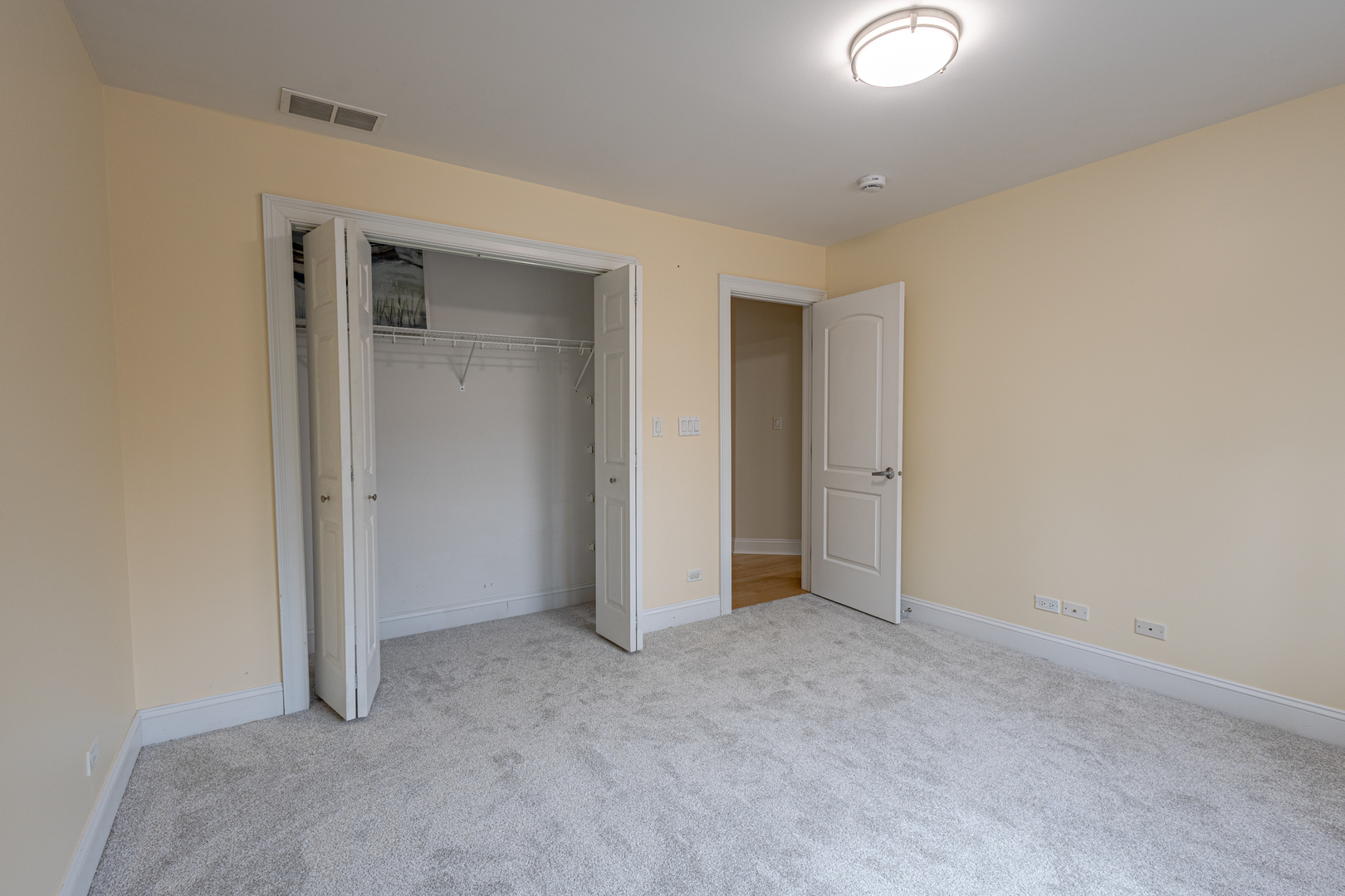 6441 Blackhawk Trail, Indian Head Park, IL 60525