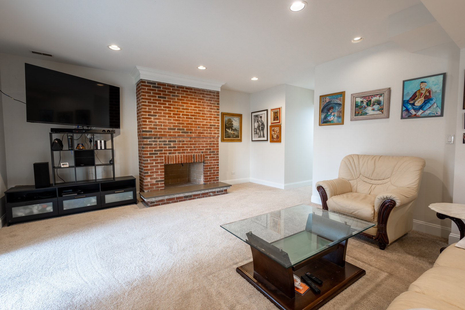 6441 Blackhawk Trail, Indian Head Park, IL 60525