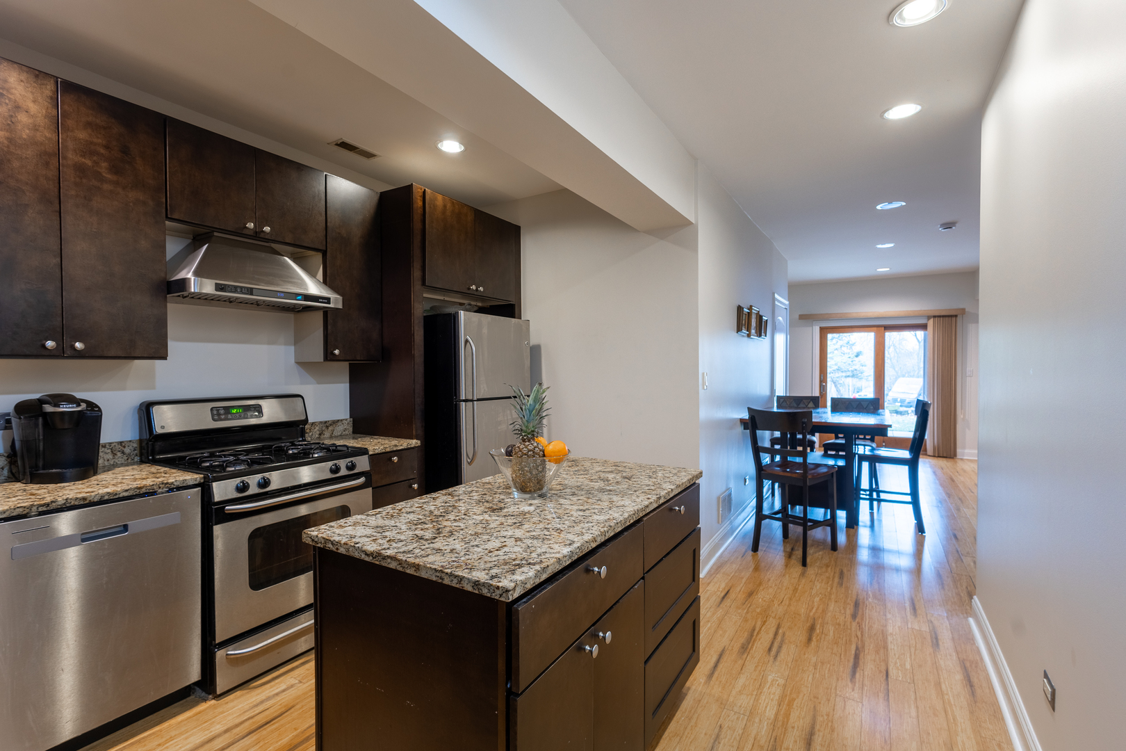 6441 Blackhawk Trail, Indian Head Park, IL 60525