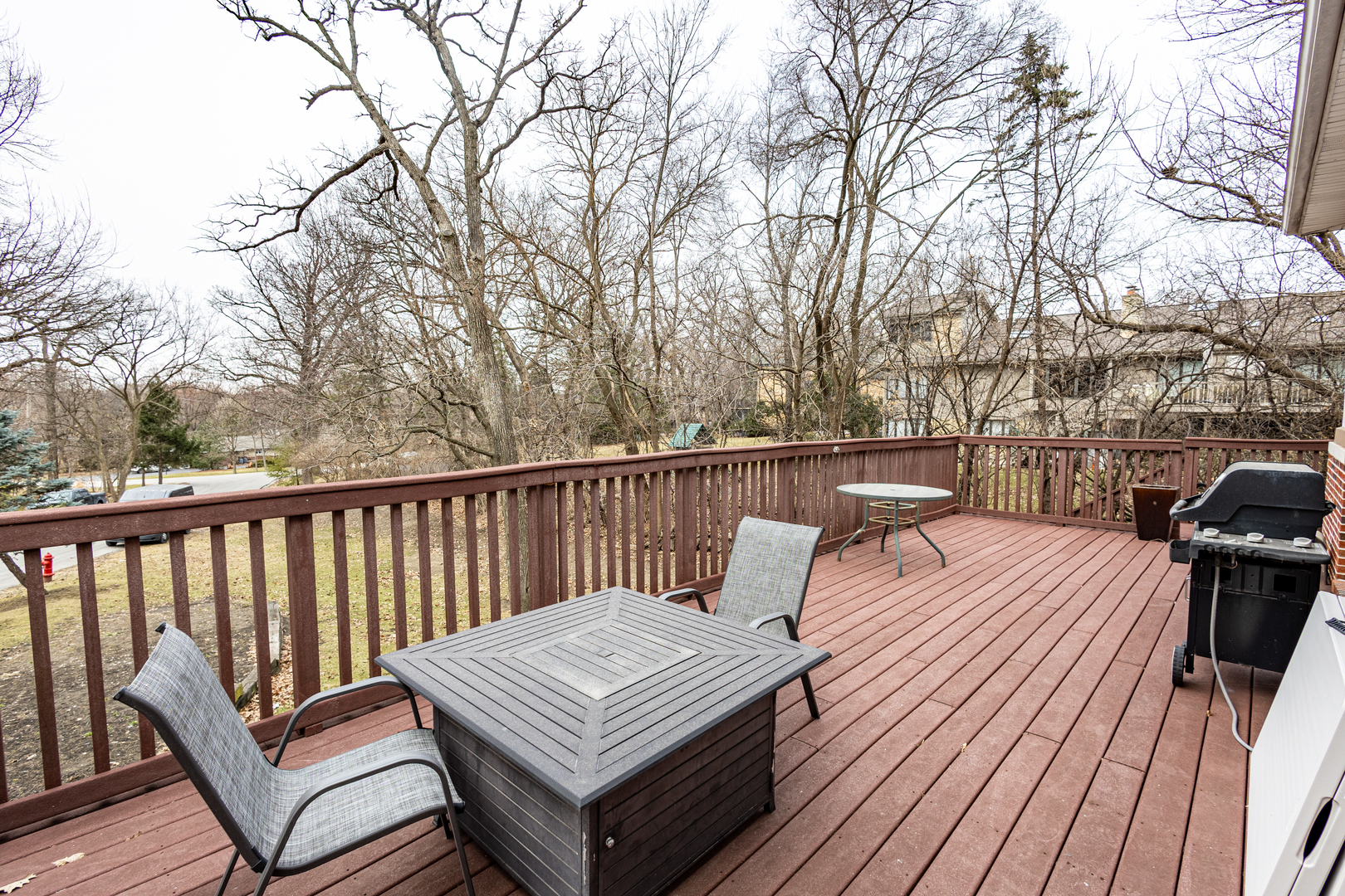 6441 Blackhawk Trail, Indian Head Park, IL 60525